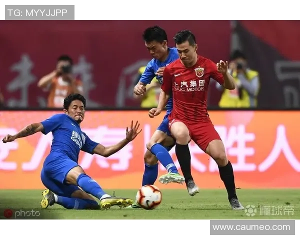 厦门二中足球队邀请外国球星助力提升校园足球水平与国际化交流