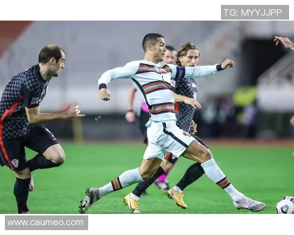 足球球星常见危险动作解析及其对比赛和球员安全的影响 足球球星常见危险动作解析及其对比赛和球员安全的影响